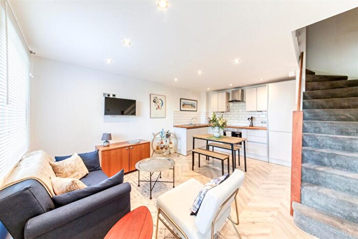 1 Bedroom Terraced House For Sale In Ardent Close, South Norwood, SE25