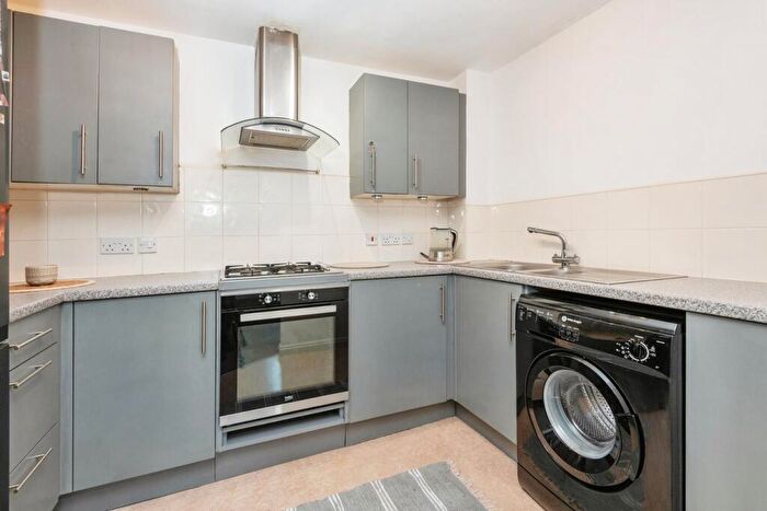 2 Bedroom Semi-Detached House For Sale In Gardeners Walk, Skelmanthorpe, Huddersfield, HD8