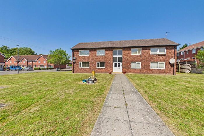 2 Bedroom Apartment For Sale In Sherwood Lodge, Fernwood, Newark, NG24