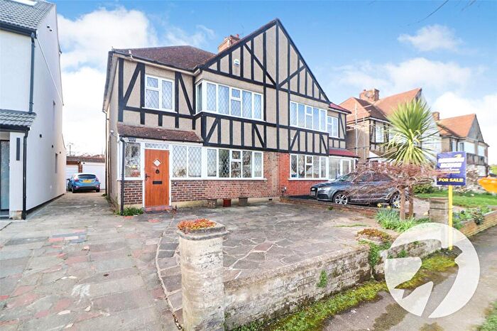 4 Bedroom Semi Detached House For Sale In Park Crescent Road, Erith, DA8