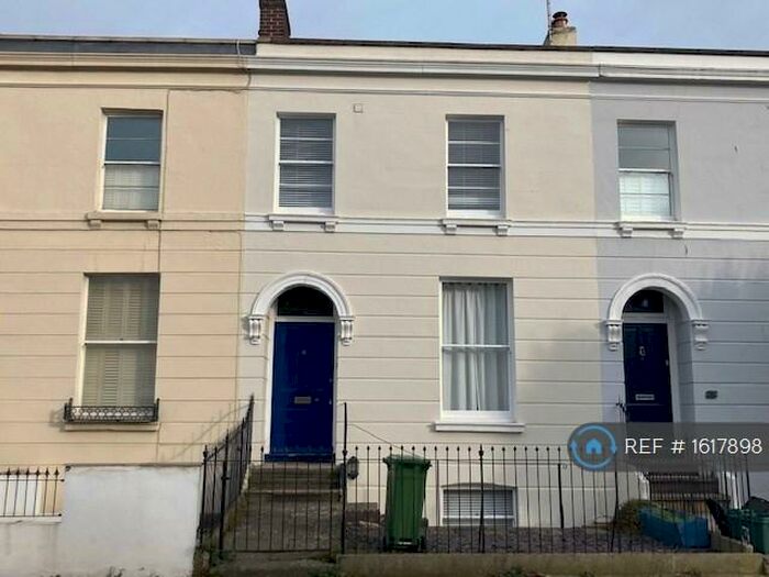 3 Bedroom Terraced House To Rent In St. James Square, Cheltenham, GL50