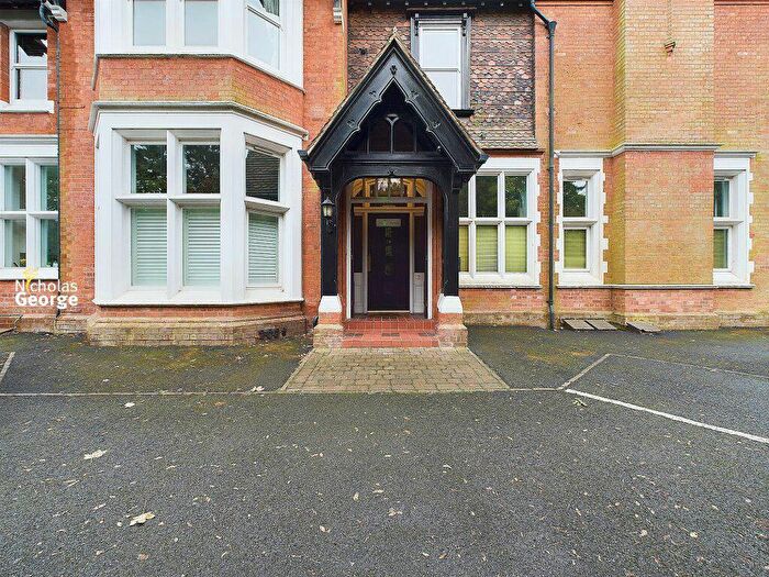 2 Bedroom Flat To Rent In Manor House, Wake Green Rd, Moseley, B13