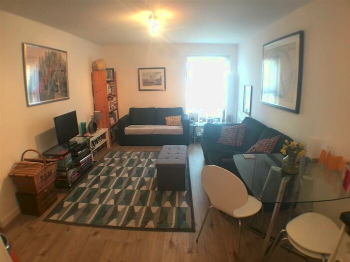 1 Bedroom Flat To Rent In The Chandlers, Leeds City Centre, LS2