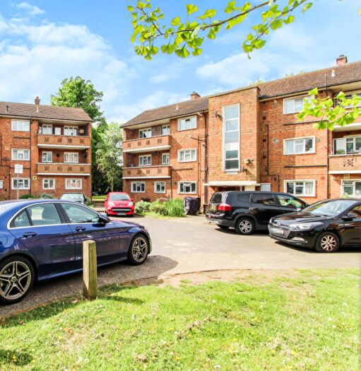 2 Bedroom Flat To Rent In Moot Court, Kingsbury, NW9