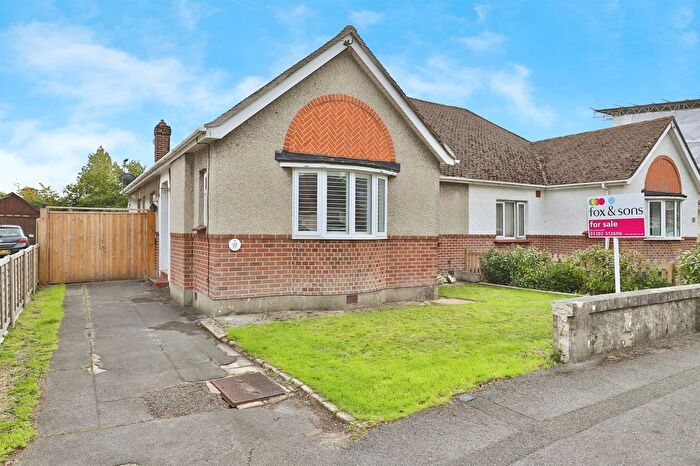 3 Bedroom Semi-Detached Bungalow For Sale In Weymans Avenue, Bournemouth, BH10