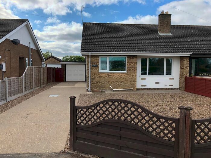 2 Bedroom Semi-Detached Bungalow To Rent In Station Road, Legbourne, Louth, LN11