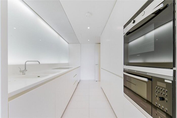 2 Bedroom Apartment To Rent In Hester Road, London, SW11