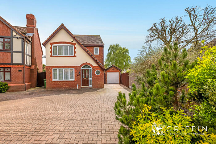 3 Bedroom Detached House For Sale In Holly Drive, South Ockendon, RM15