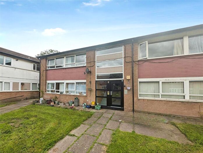 2 Bedroom Flat To Rent In Wilton Court, Prestwich, Manchester, Greater Manchester, M25