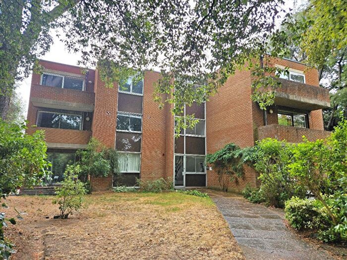 1 Bedroom Flat To Rent In Cambridge Park, Twickenham, TW1