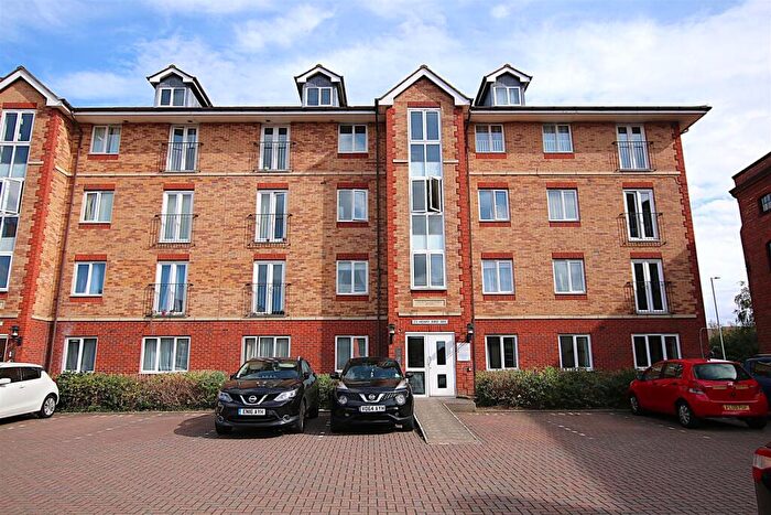2 Bedroom Flat For Sale In Henry Bird Way, Northampton, NN4