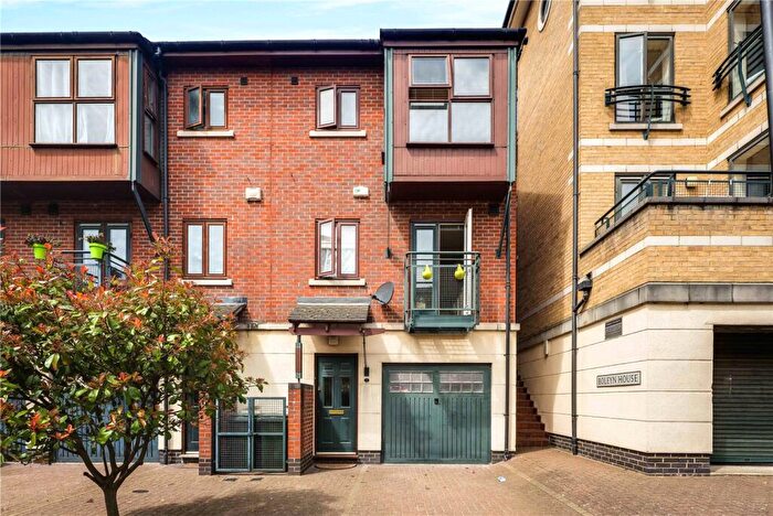 3 Bedroom Terraced House To Rent In Southey Mews, Royal Docks, London, E16