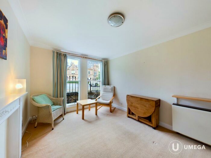 2 Bedroom Flat To Rent In St. Bernard's Crescent, Stockbridge, Edinburgh, EH4