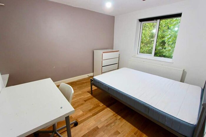 1 Bedroom Apartment To Rent In Goldings Crescent, Hatfield, AL10