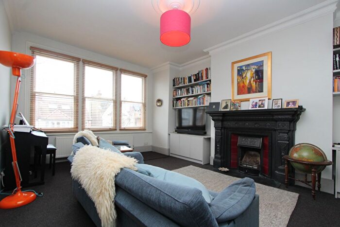 3 Bedroom Flat To Rent In Muswell Road, Muswell Hill, London, N10