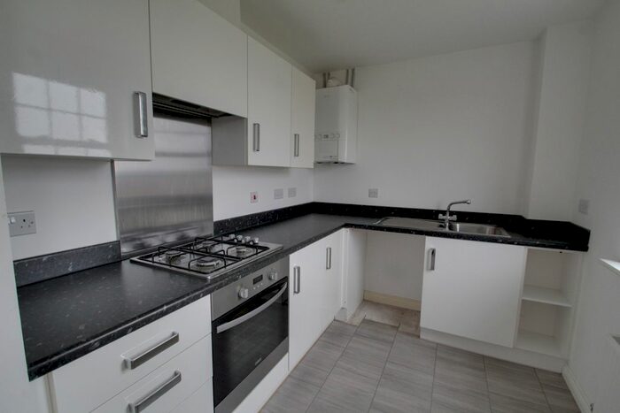 2 Bedroom Flat To Rent In Long Roses Way, Birstall, Leicester, LE4