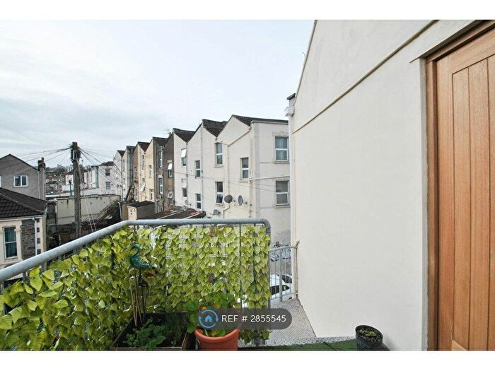 2 Bedroom Flat To Rent In Lower Ashley Road, Bristol, BS2