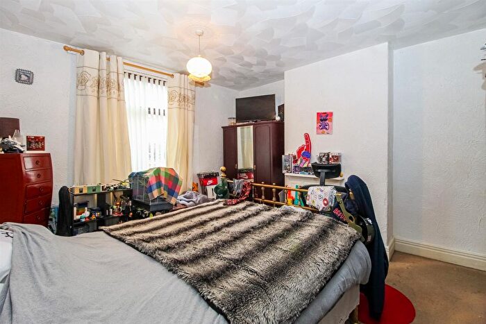 3 Bedroom Terraced House For Sale In Woodcock Street, Wakefield, WF1