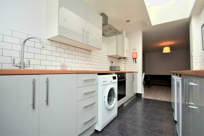 7 Bedroom Terraced House To Rent In Liss Road, Southsea, PO4