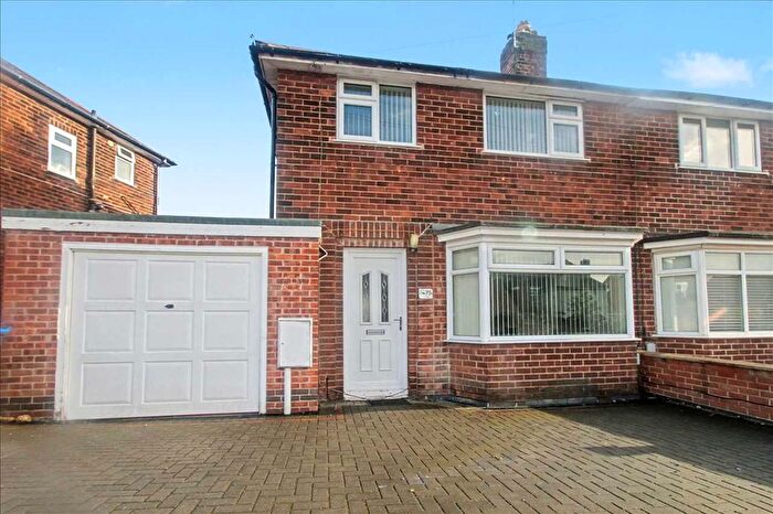 3 Bedroom Semi-Detached House For Sale In Sandy Lane, Hucknall, Nottingham, NG15