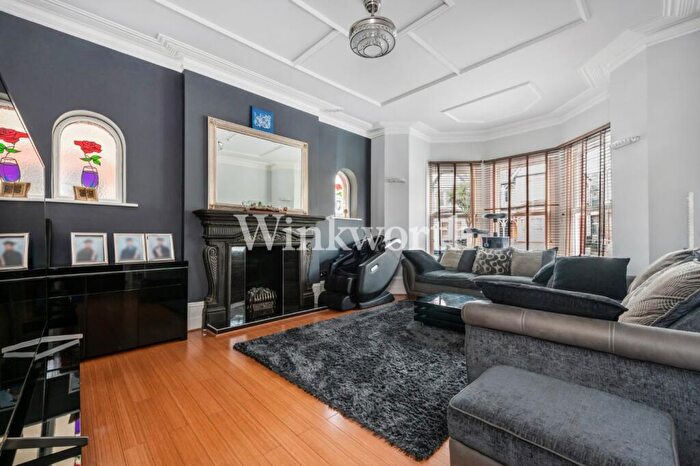 5 Bedroom Terraced House For Sale In Broomfield Avenue, London, N13