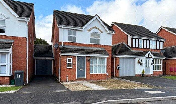 3 Bedroom House To Rent In Lancaster Close, Ash Vale, GU12