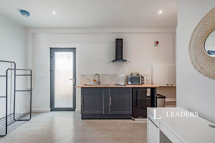 Studio To Rent In Three Bridges Road, Crawley, RH10