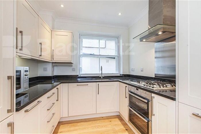 3 Bedroom Flat To Rent In Camden Road, Camden Borders, N7
