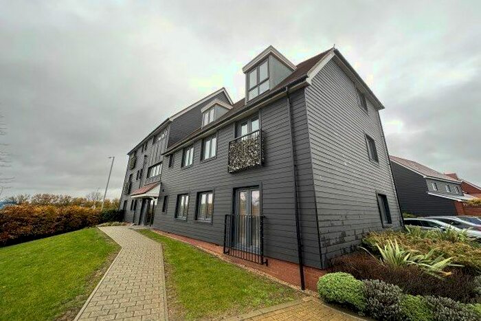 2 Bedroom Flat To Rent In Ben Wilson Link, Chelmsford, CM1