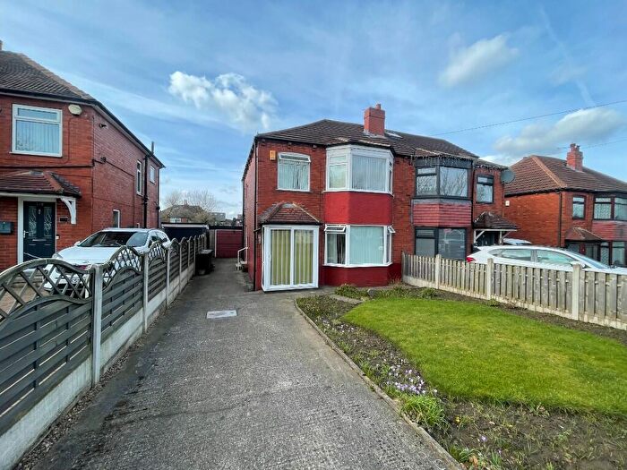3 Bedroom Semi-Detached House To Rent In Ring Road, Leeds, LS15