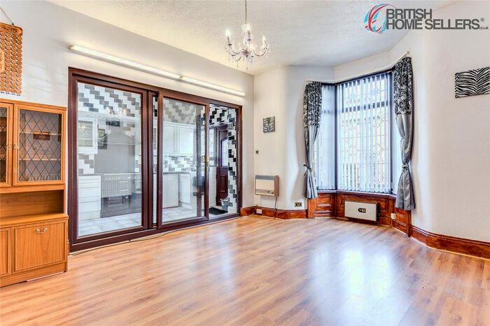 5 Bedroom Terraced House For Sale In Hoxton Street, Bradford, West Yorkshire, BD8