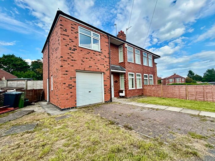 4 Bedroom Semi-Detached House To Rent In Ingleborough Avenue, York, YO10
