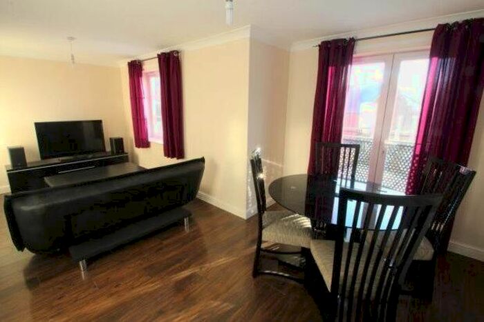 4 Bedroom Town House To Rent In Bridges View, Gateshead, NE8