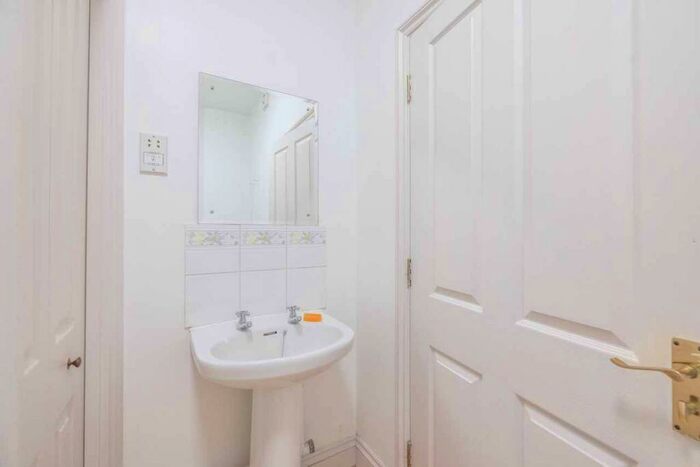 1 Bedroom Apartment For Sale In High Street, Eton, SL4