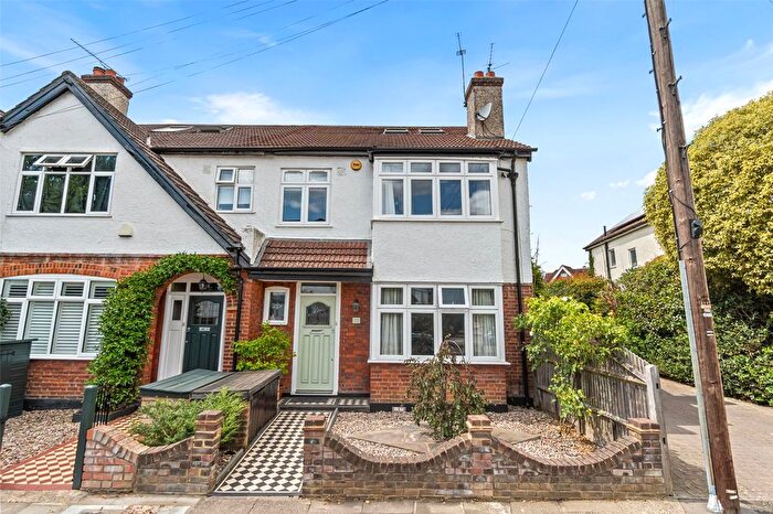 4 Bedroom End Of Terrace House For Sale In Cambridge Crescent, Teddington, TW11