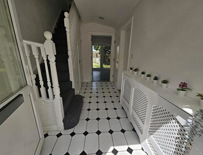 3 Bedroom Town House To Rent In London, E4