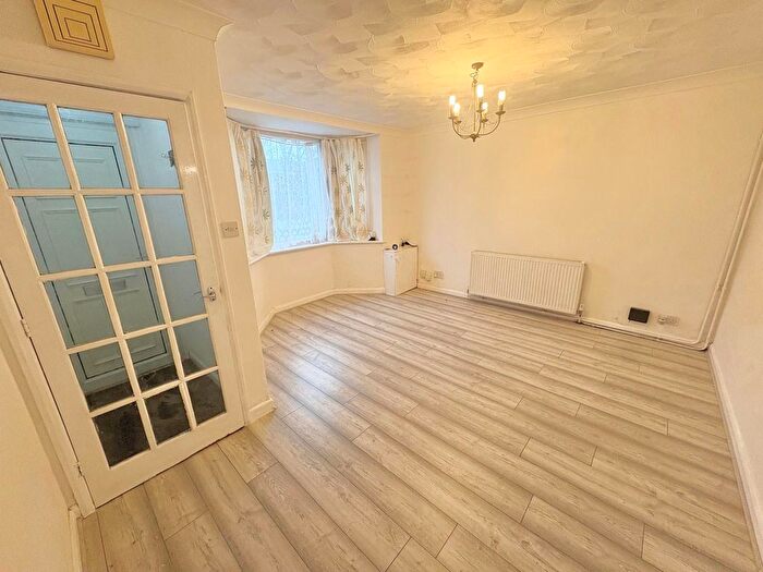 3 Bedroom Semi Detached House To Rent In Portswood Road, Southampton, SO17