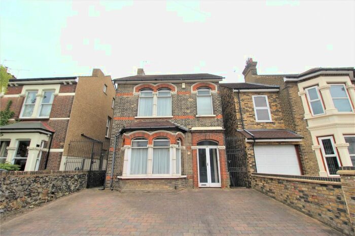 3 Bedroom Detached House To Rent In St. James's Road, Gravesend, DA11