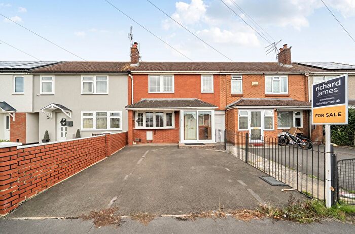 3 Bedroom Terraced House For Sale In Thornbridge Avenue, Park South, Swindon, SN3