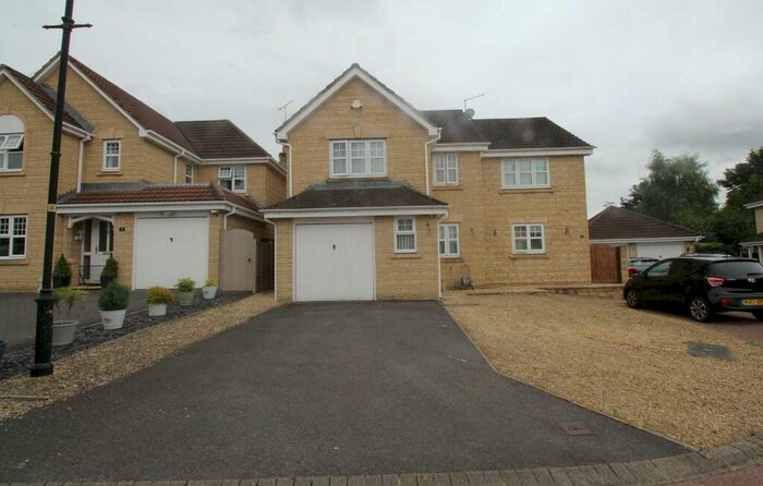 5 Bedroom Detached House To Rent In Woodpecker Mews, Cepen Park North, Chippenham, SN14