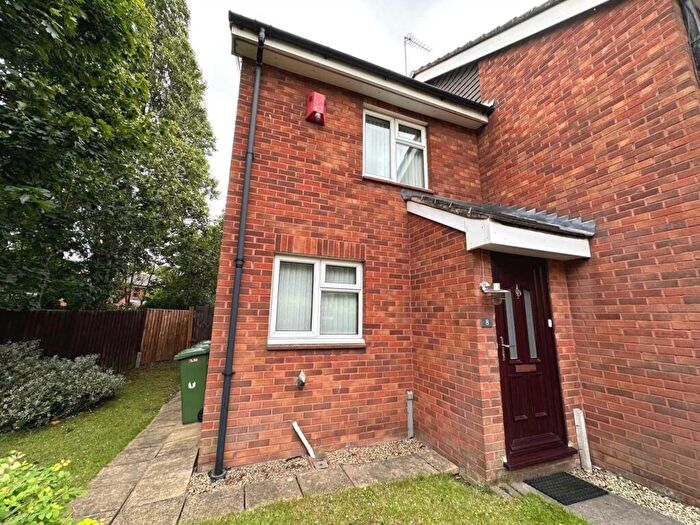 2 Bedroom House To Rent In Chamberlain Close, West Thamesmead, SE28