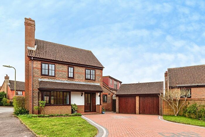 4 Bedroom Detached House For Sale In Holmes Close, Basingstoke, RG22