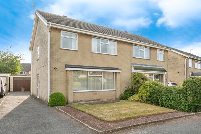 3 Bedroom Semi-Detached House For Sale In Ash Hill Crescent, Hatfield, Doncaster, DN7