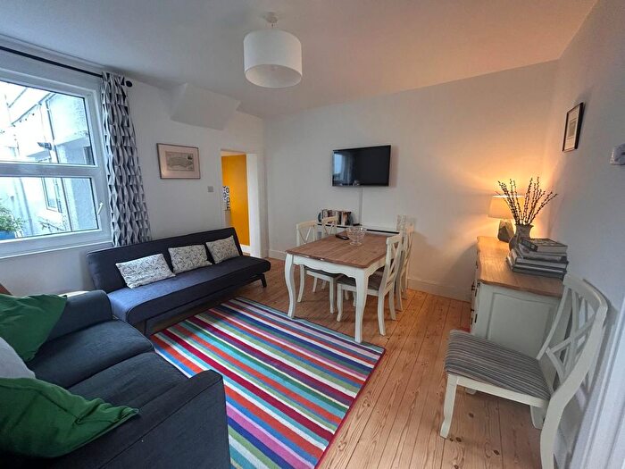 2 Bedroom Terraced House To Rent In Cobden Road, Brighton, BN2