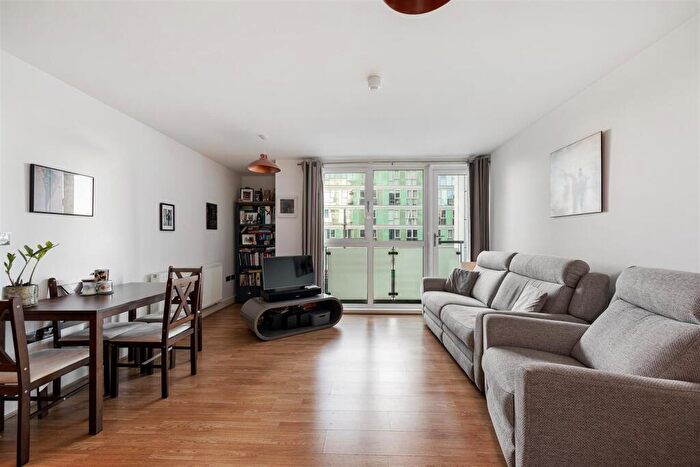 1 Bedroom Flat For Sale In High Street, Stratford, E15