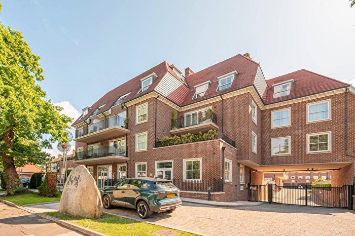 1 Bedroom Flat For Sale In Whetstone House, Finchley, London, N20