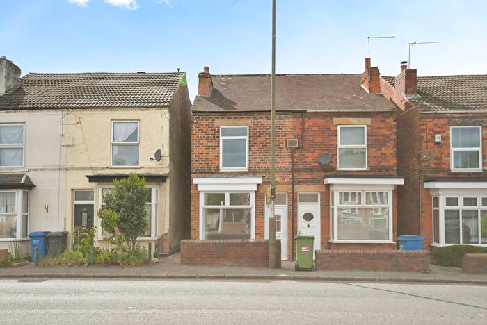 2 Bedroom End Of Terrace House For Sale In Derby Road, Chesterfield, Derbyshire, S40