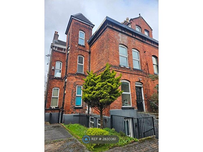 2 Bedroom Flat To Rent In Chorlton, Manchester(Uk), M21