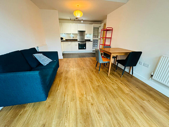 2 Bedroom Flat To Rent In Nelson Walk, London, E3