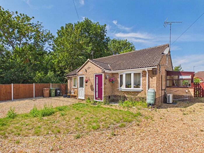 1 Bedroom Semi-detached Bungalow For Sale In Thomas Close, Watlington, King's Lynn, PE33